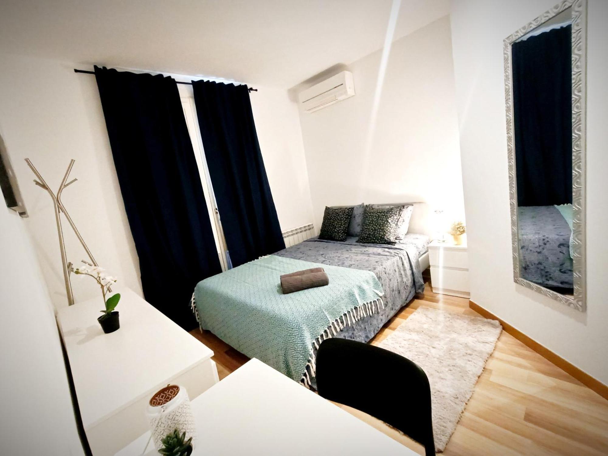 Private Rooms By La Rambla Barcelona Exterior foto