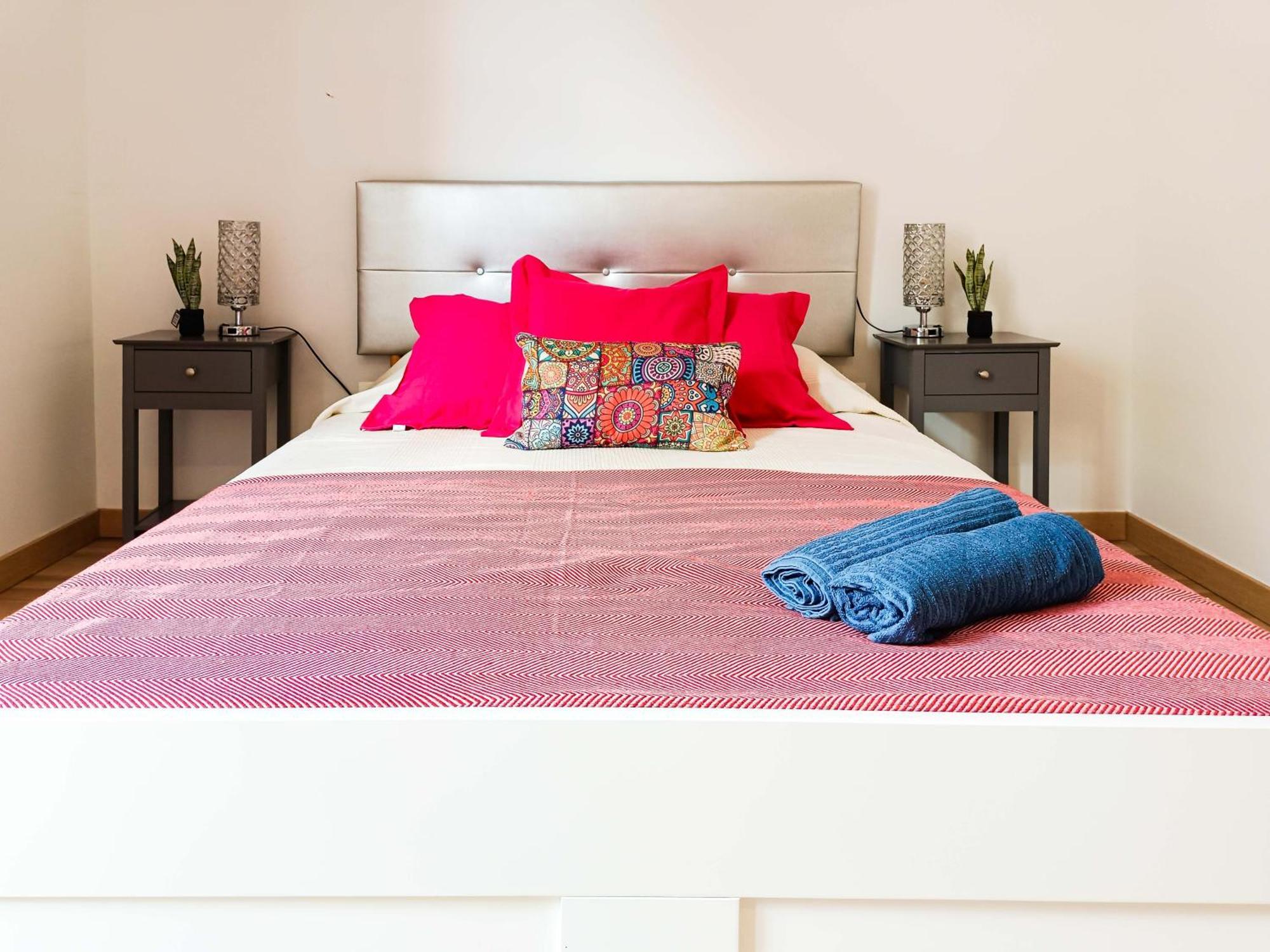 Private Rooms By La Rambla Barcelona Exterior foto